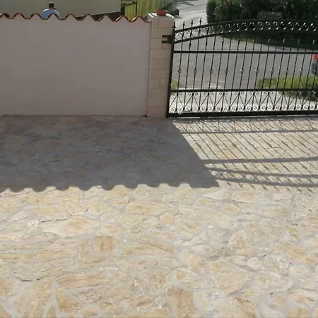 Villa House Anja *