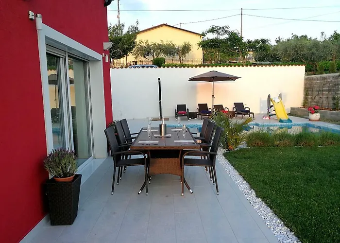 Villa House Anja *