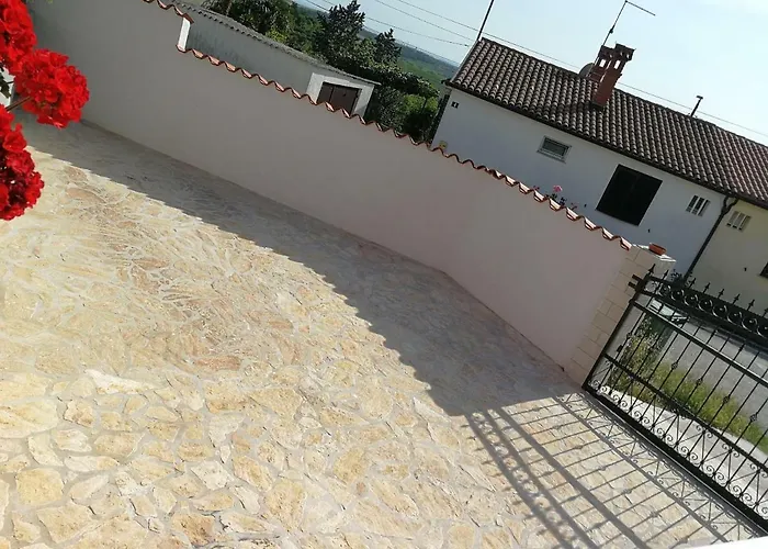 House Anja 빌라 *